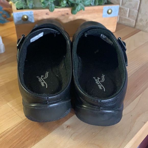 Easy Street Comfort Wave Black Mule Shoes - Picture 6 of 9